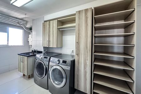 Apartamento para alugar com 210m², 4 quartos e 3 vagasÁrea de Serviço
