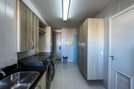 Apartamento para alugar com 210m², 4 quartos e 3 vagasÁrea de Serviço