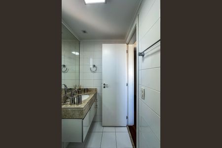 Apartamento para alugar com 210m², 4 quartos e 3 vagasBanheiro da Suíte 2