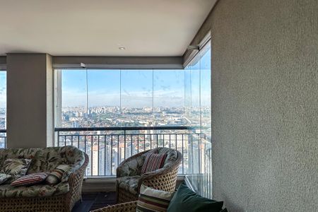 Apartamento para alugar com 210m², 4 quartos e 3 vagasVista