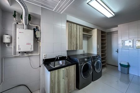 Apartamento para alugar com 210m², 4 quartos e 3 vagasÁrea de Serviço