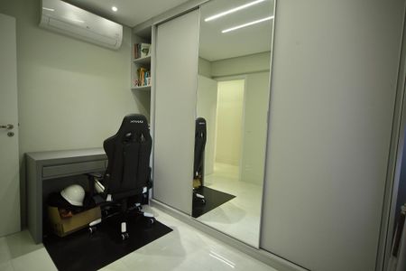 Apartamento à venda com 96m², 3 quartos e 2 vagasQuarto 3