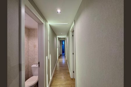 Apartamento à venda com 118m², 4 quartos e 2 vagasCorredor