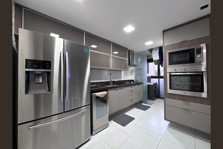 Apartamento à venda com 118m², 4 quartos e 2 vagasCozinha e Área de Serviço
