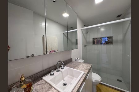 Apartamento à venda com 118m², 4 quartos e 2 vagasSuíte 1 - Banheiro