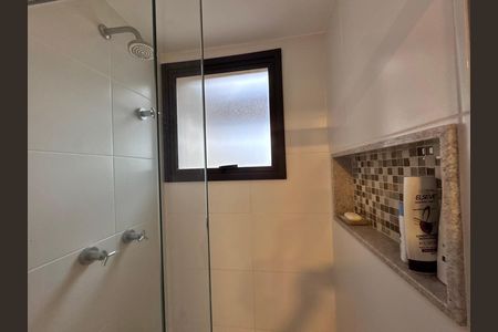 Apartamento à venda com 118m², 4 quartos e 2 vagasBanheiro Canadense
