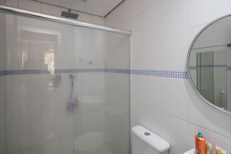 Casa de condomínio para alugar com 110m², 3 quartos e 3 vagasBanheiro social