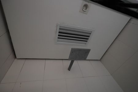 Casa de condomínio para alugar com 110m², 3 quartos e 3 vagasBanheiro social