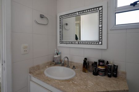 Casa de condomínio para alugar com 110m², 3 quartos e 3 vagasBanheiro da Suíte
