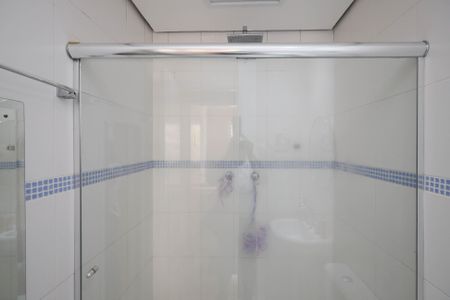 Casa de condomínio para alugar com 110m², 3 quartos e 3 vagasBanheiro social