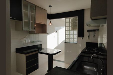 Cozinha de apartamento para alugar com 3 quartos, 90m² em Tabajaras, Uberlândia