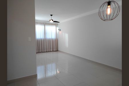 Sala de apartamento para alugar com 3 quartos, 90m² em Tabajaras, Uberlândia