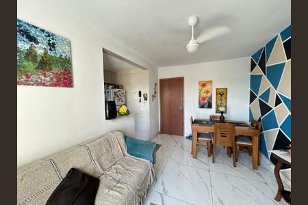 Sala de apartamento para alugar com 2 quartos, 50m² em Todos Os Santos, Rio de Janeiro