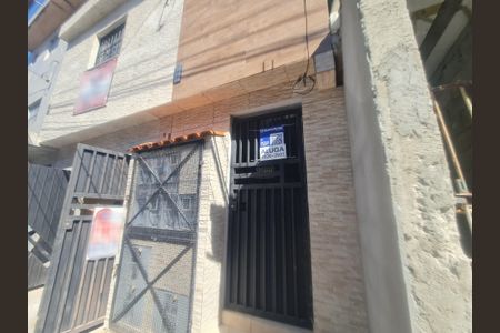 Studio para alugar com 35m², 1 quarto e sem vagaFachada com placa QuintoAndar 