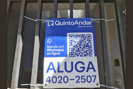 Studio para alugar com 35m², 1 quarto e sem vagaFachada com placa QuintoAndar 
