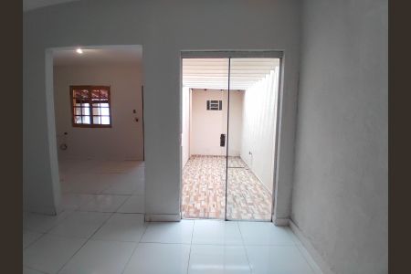 Sala de casa para alugar com 3 quartos, 120m² em Jardim das Palmeiras, Uberlândia