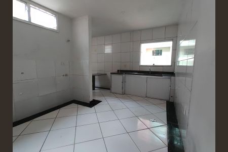 Cozinha de casa para alugar com 3 quartos, 120m² em Jardim das Palmeiras, Uberlândia