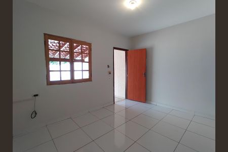 Sala de casa para alugar com 3 quartos, 120m² em Jardim das Palmeiras, Uberlândia