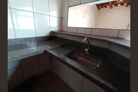 Cozinha de casa para alugar com 3 quartos, 120m² em Jardim das Palmeiras, Uberlândia