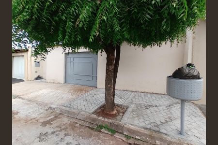 Casa para alugar com 3 quartos, 120m² em Jardim das Palmeiras, Uberlândia