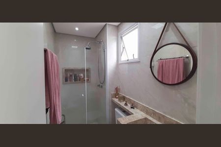 Apartamento à venda com 77m², 3 quartos e 2 vagasBanheiro da Suíte