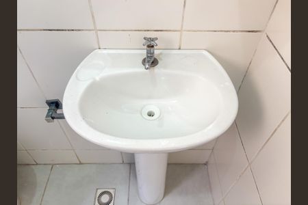 Casa de condomínio para alugar com 50m², 2 quartos e 2 vagas Casa de condomínio para alugar com 50m², 2 quartos e 2 vagasBanheiro