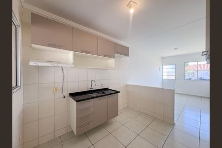 Casa de condomínio para alugar com 50m², 2 quartos e 2 vagas Casa de condomínio para alugar com 50m², 2 quartos e 2 vagasCozinha