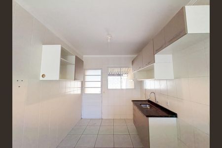 Casa de condomínio para alugar com 50m², 2 quartos e 2 vagas Casa de condomínio para alugar com 50m², 2 quartos e 2 vagasCozinha