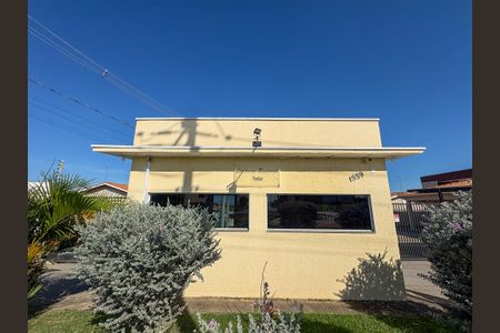 Casa de condomínio para alugar com 50m², 2 quartos e 2 vagas Casa de condomínio para alugar com 50m², 2 quartos e 2 vagasFachada e portaria