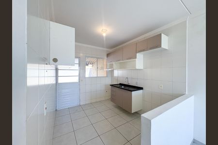 Casa de condomínio para alugar com 50m², 2 quartos e 2 vagas Casa de condomínio para alugar com 50m², 2 quartos e 2 vagasCozinha