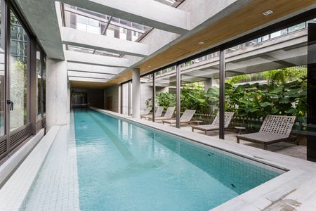 Apartamento à venda com 204m², 3 quartos e 3 vagas Apartamento à venda com 204m², 3 quartos e 3 vagasÁrea comum - Piscina
