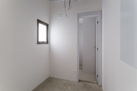 Apartamento à venda com 204m², 3 quartos e 3 vagas Apartamento à venda com 204m², 3 quartos e 3 vagasQuarto de Serviço