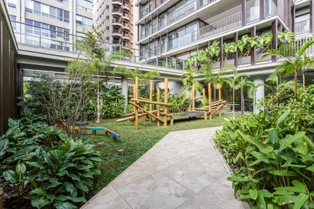 Apartamento à venda com 204m², 3 quartos e 3 vagas Apartamento à venda com 204m², 3 quartos e 3 vagasÁrea comum - Playground