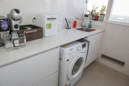 Apartamento à venda com 197m², 3 quartos e 3 vagasCozinha e Área de Serviço