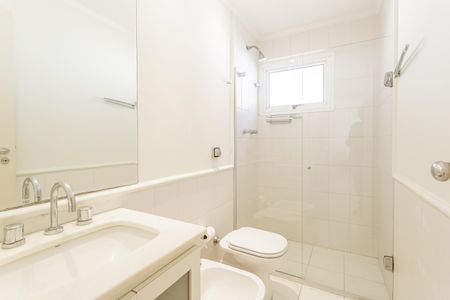 Casa de condomínio para alugar com 250m², 3 quartos e 2 vagasBanheiro Social