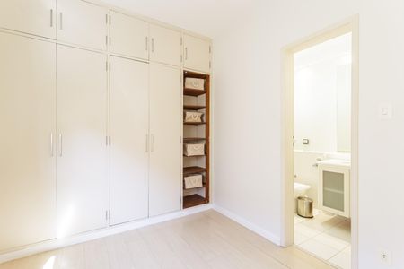 Casa de condomínio para alugar com 250m², 3 quartos e 2 vagasSuíte 1