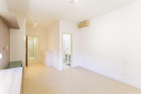 Casa de condomínio para alugar com 250m², 3 quartos e 2 vagasSuíte 2