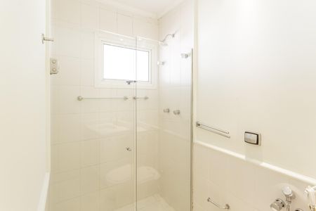 Casa de condomínio para alugar com 250m², 3 quartos e 2 vagasBanheiro da Suíte 1