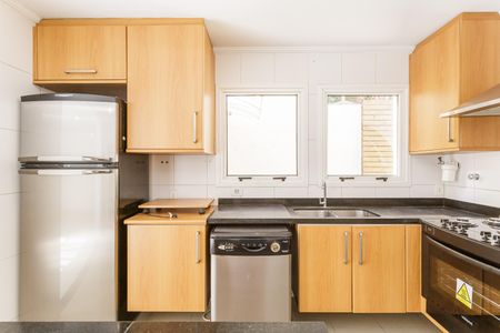 Casa de condomínio para alugar com 250m², 3 quartos e 2 vagasCozinha
