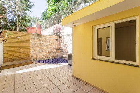 Casa de condomínio para alugar com 250m², 3 quartos e 2 vagasPiscina
