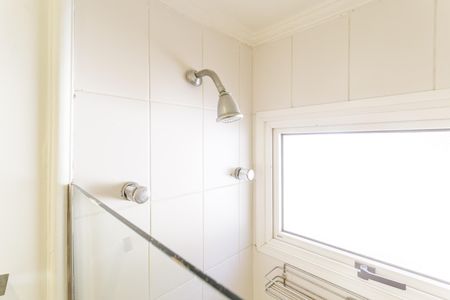 Casa de condomínio para alugar com 250m², 3 quartos e 2 vagasBanheiro Social