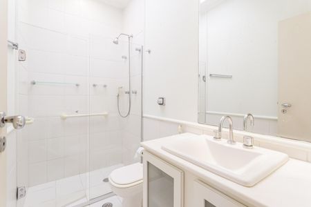 Casa de condomínio para alugar com 250m², 3 quartos e 2 vagasBanheiro da Suíte 2