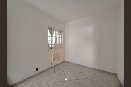 Casa de condomínio para alugar com 150m², 4 quartos e 2 vagasQuarto 2