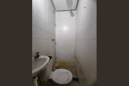 Casa de condomínio para alugar com 150m², 4 quartos e 2 vagasBanheiro de serviço
