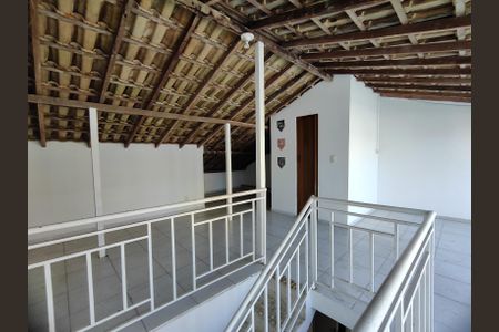 Casa de condomínio para alugar com 150m², 4 quartos e 2 vagasSótão