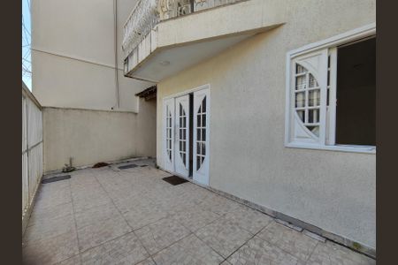 Casa de condomínio para alugar com 150m², 4 quartos e 2 vagasÁrea externa