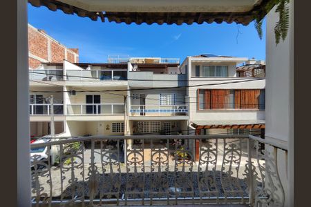 Casa de condomínio para alugar com 150m², 4 quartos e 2 vagasSuíte varanda