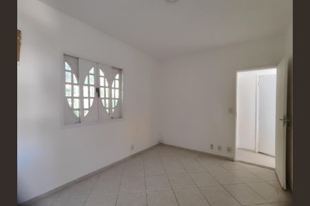 Casa de condomínio para alugar com 150m², 4 quartos e 2 vagasQuarto 1