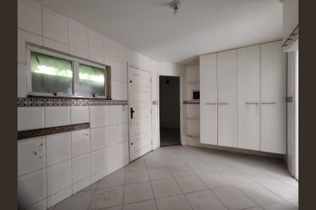 Casa de condomínio para alugar com 150m², 4 quartos e 2 vagasCozinha