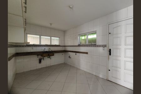 Casa de condomínio para alugar com 150m², 4 quartos e 2 vagasCozinha